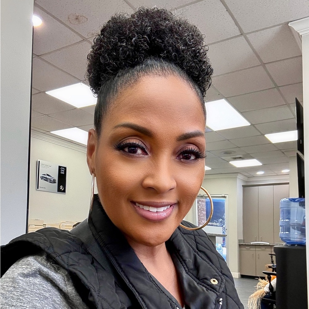 Meet your Posher, Loetta